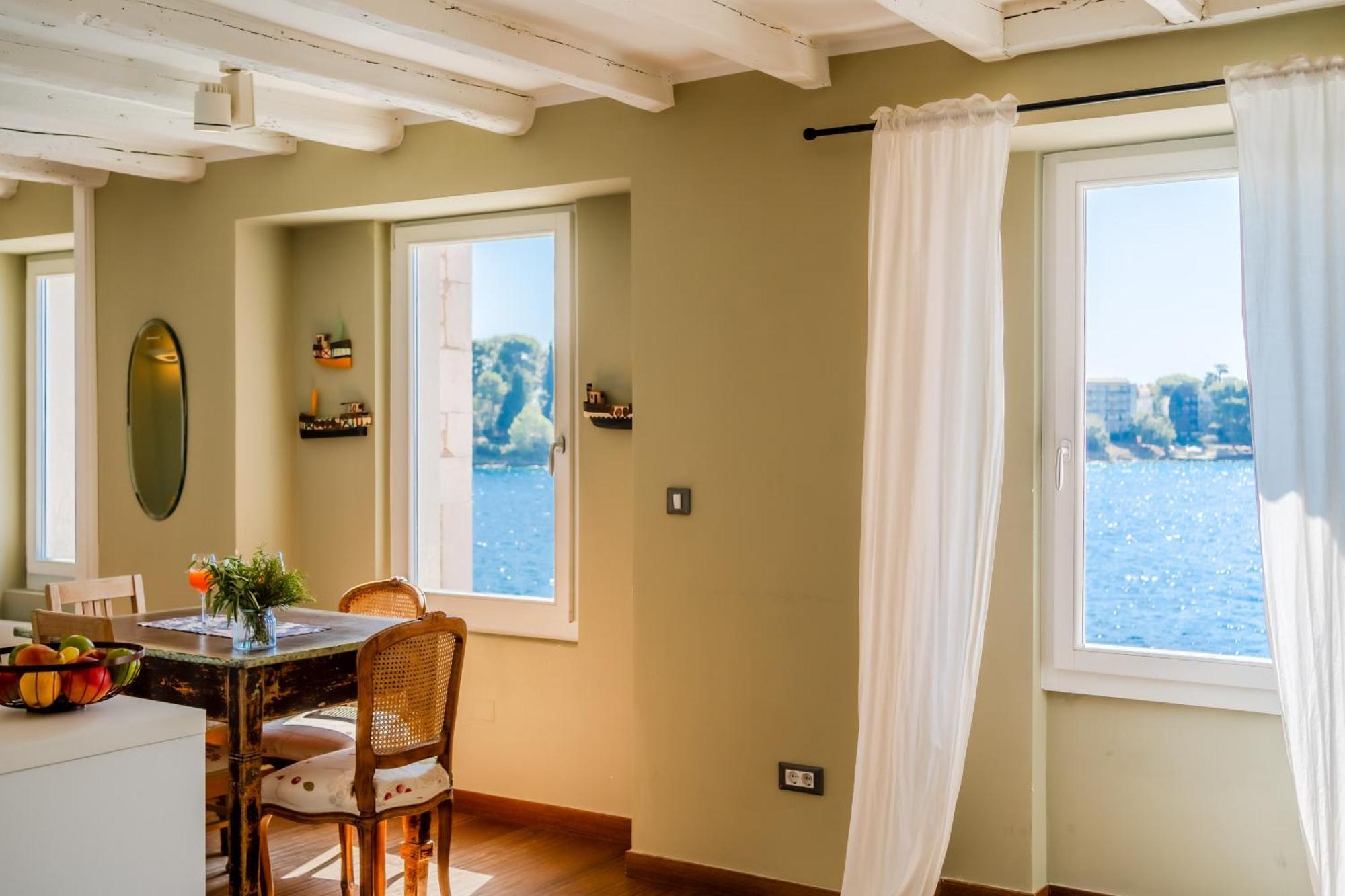 Apartment Mediterraneo Rovinj Eksteriør bilde